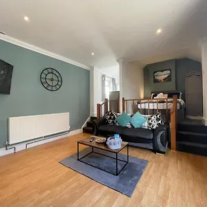  Apartment The Den - Cozy Studio United Kingdom