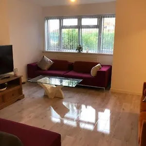 Cozy Family Home: Nec-adjacent With Airport Convenience Holiday home