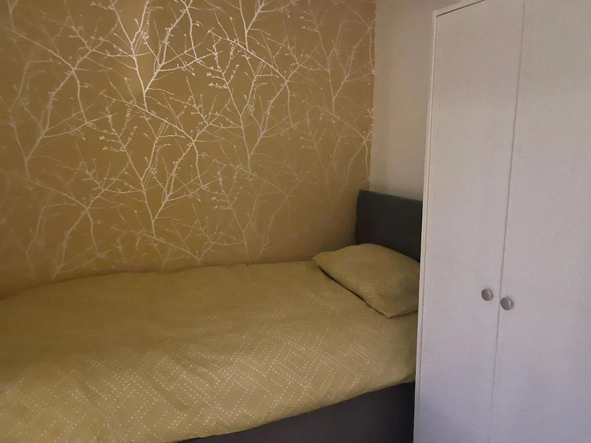 Lakeside View 2 Bedroom House Birmingham